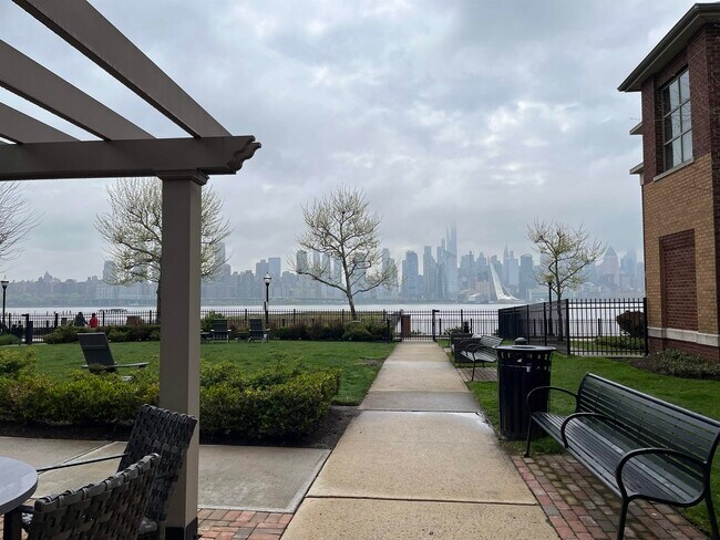 Building Photo - 24 Ave at Port Imperial