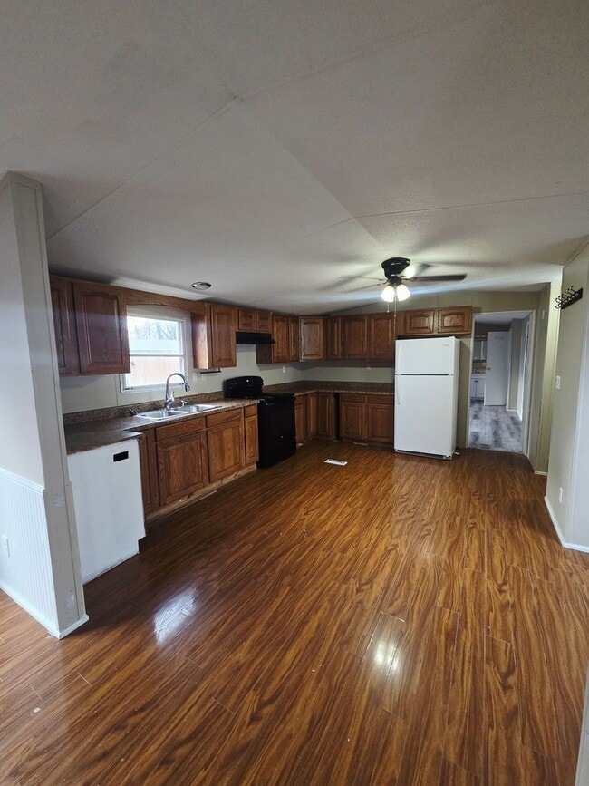 Primary Photo - 3 bedroom, 2 bath Mobile Home in Yorktowne