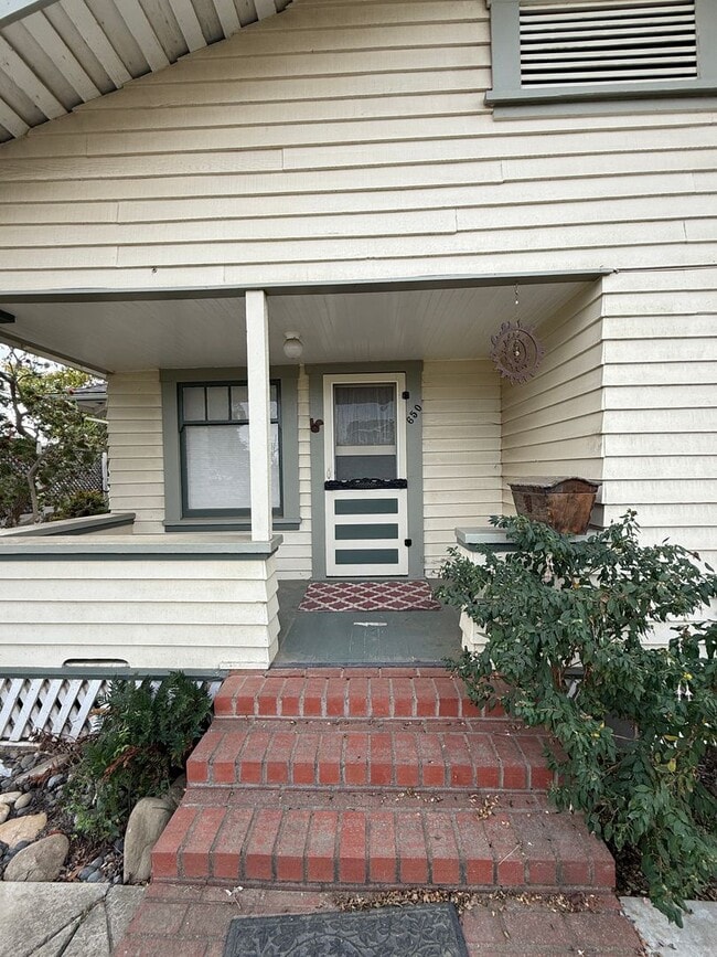 Building Photo - Old Town Orcutt Charm