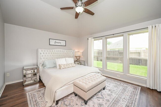 Building Photo - 10911 Overland Trail Dr