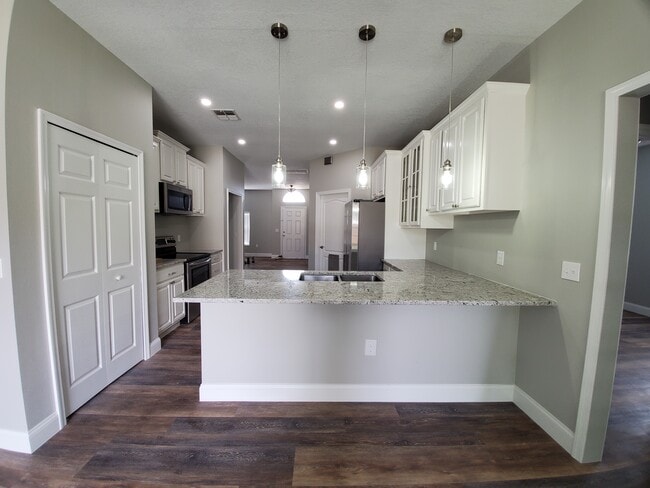 Building Photo - 801 Jade Forest Ave