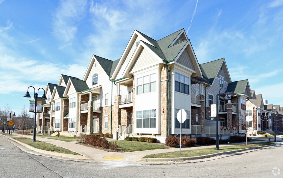 City Center at Deer Creek 3535 S Deer Creek Pky New Berlin WI 53151 Apartment Finder