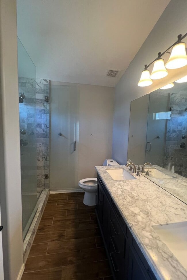 Building Photo - 1979 W Half Moon Cir