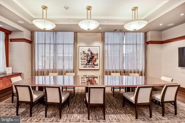 Building Photo - 440 S Broad St