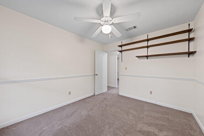 Building Photo - 122 Beach Dr