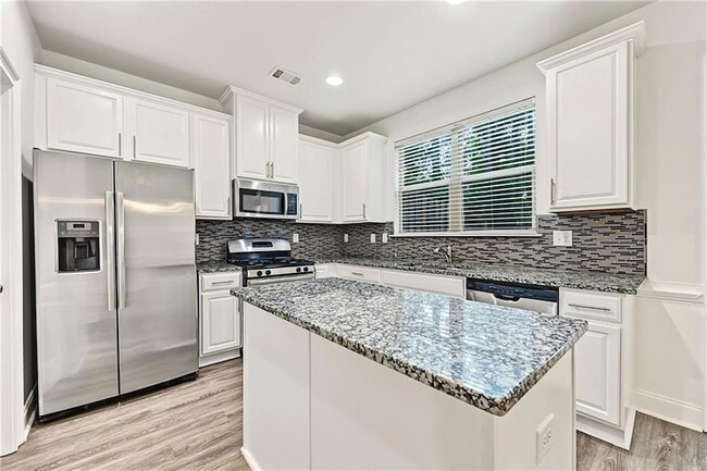 Building Photo - 2038 Brightleaf Way