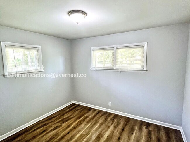 Building Photo - 903 Ramsey Dr