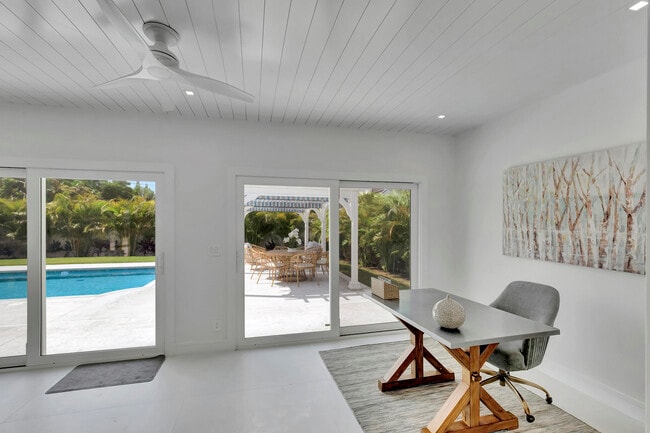 Building Photo - 530 NW 14th St