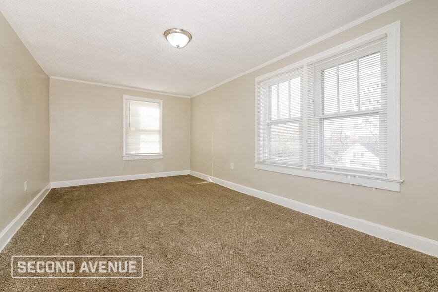 Building Photo - 4931 Woodland Ave