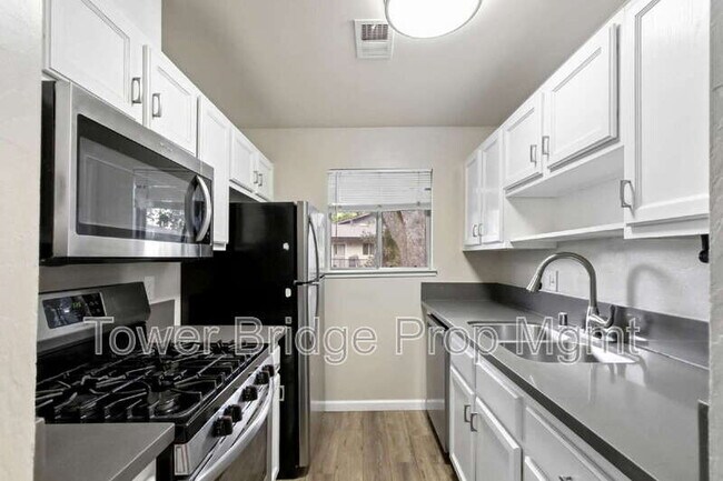Building Photo - 2911 Austin St
