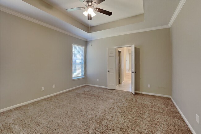 Building Photo - 15610 Forest Run Dr