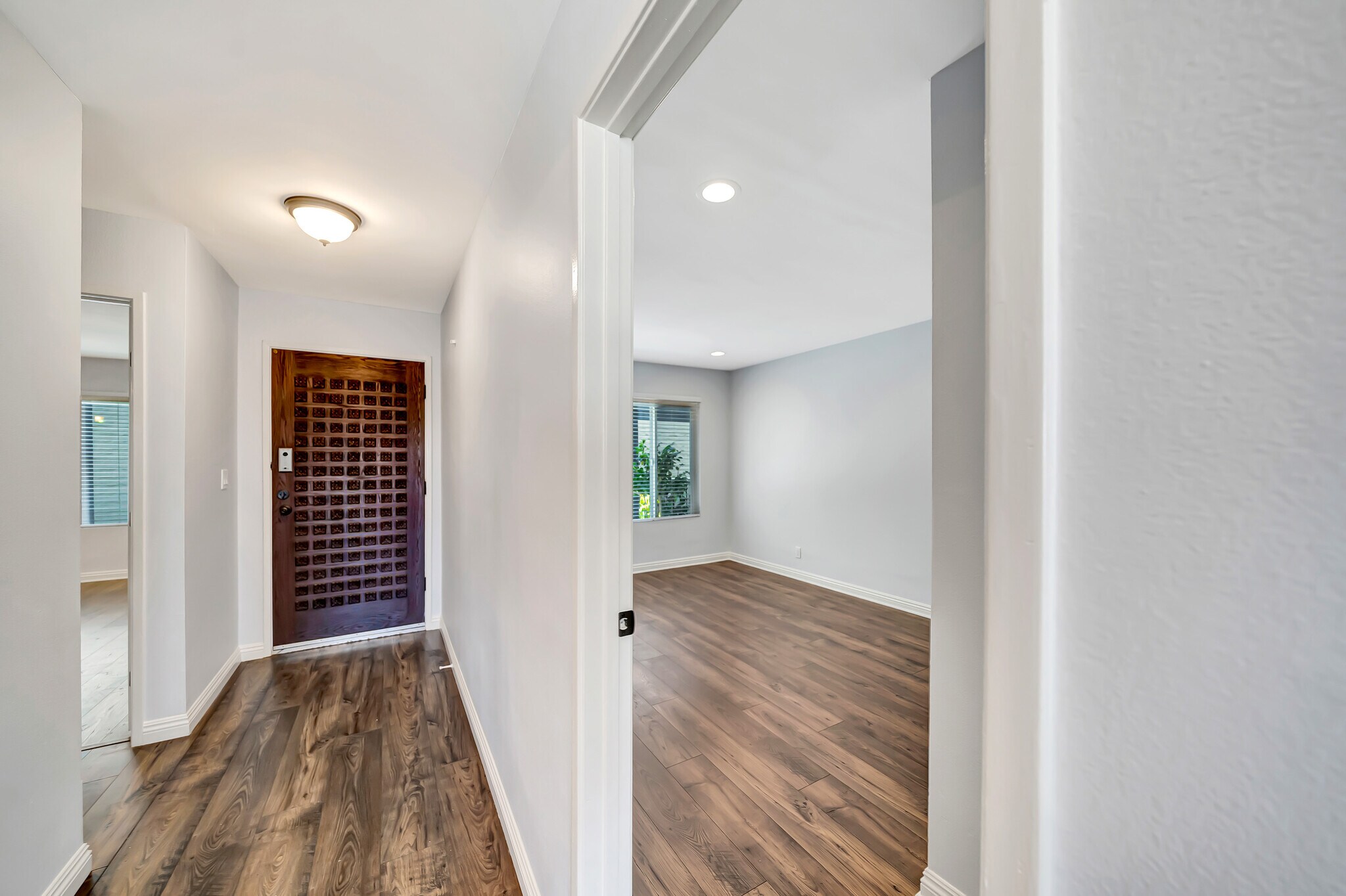 Building Photo - 3606 Vista Rey