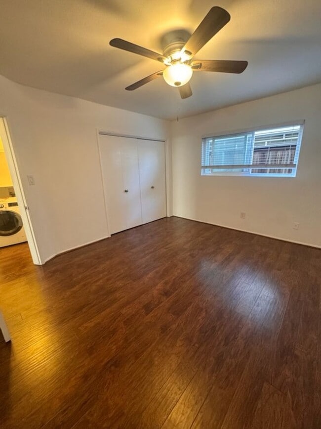 Interior Photo - 2325 E 2nd Street/2322-2328 E Broadway