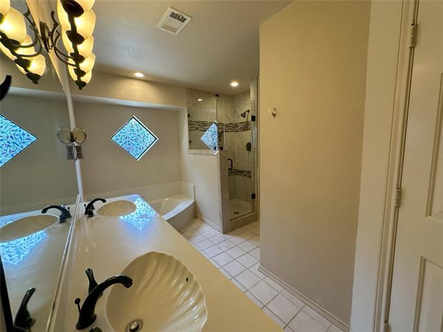 Building Photo - 132 Meadowglen Cir