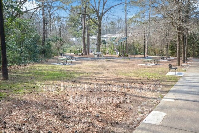 Building Photo - 1861 Ardmore Rd NW