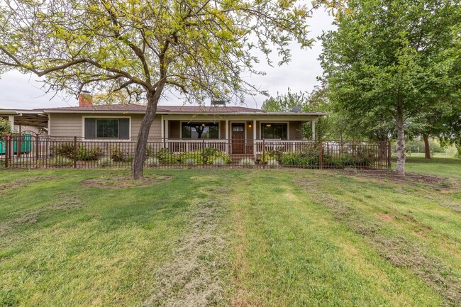 Building Photo - Home on Acreage (horses OK)  for Lease