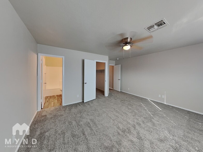 Building Photo - 13475 W Post Dr