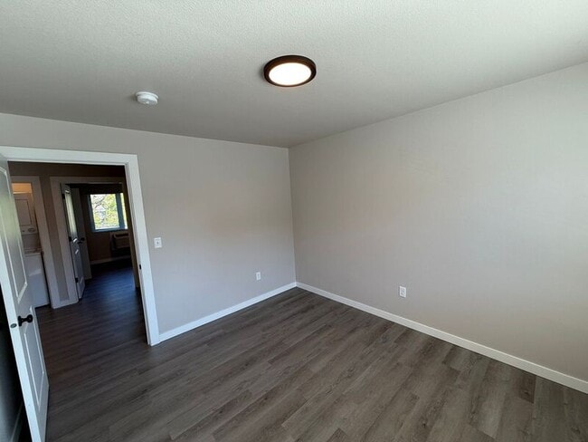 Building Photo - 2915 Waverly Dr SE