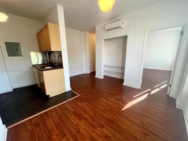 Building Photo - 4035 Meridian Ave