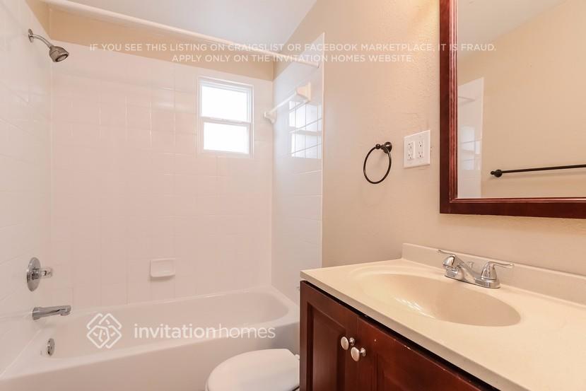 Building Photo - 1720 Darlington Dr