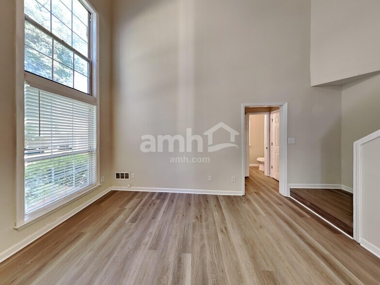 Building Photo - 4207 Pentworth Ln NW