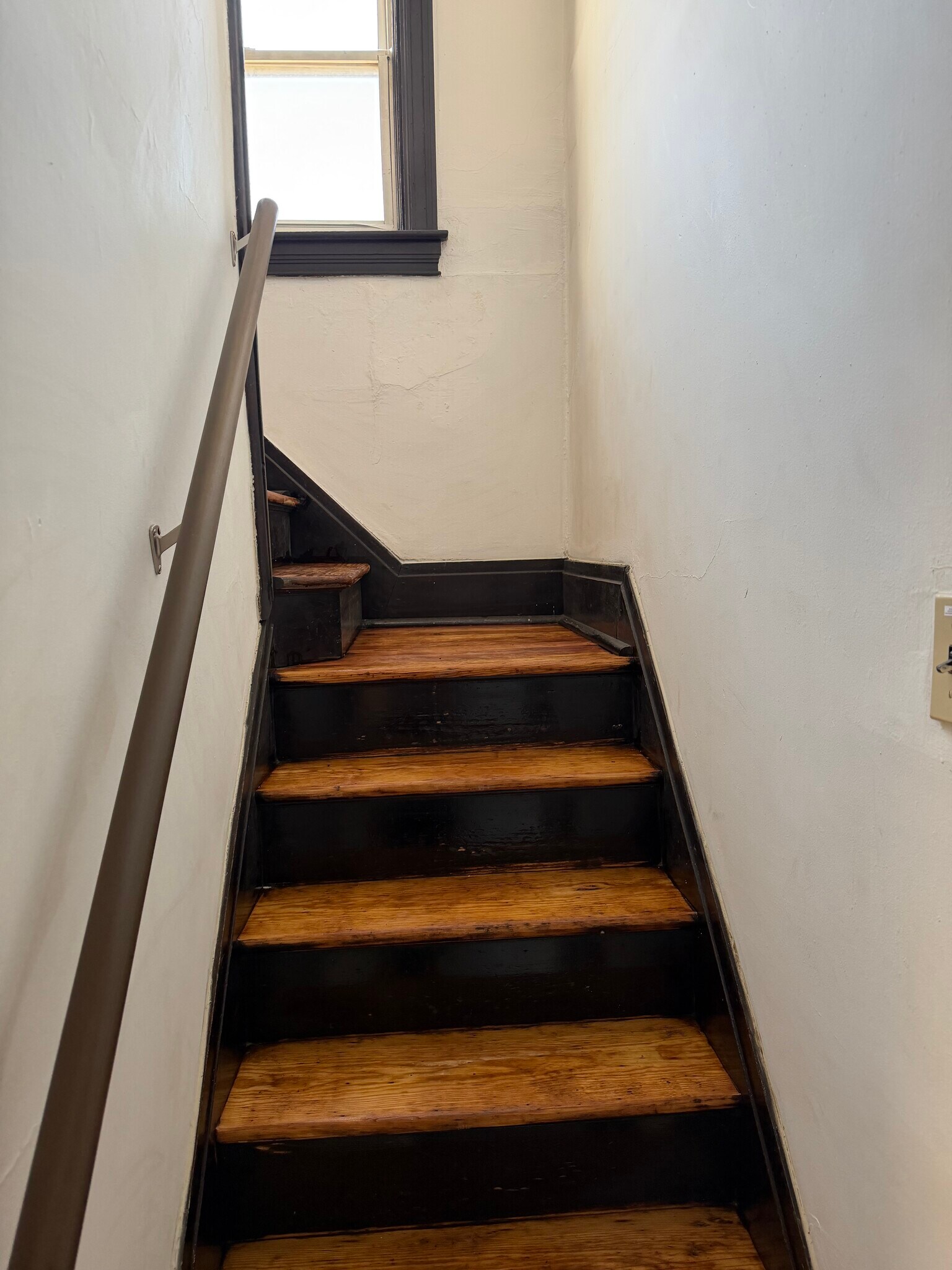 Building Photo - 43 Stewart Ave