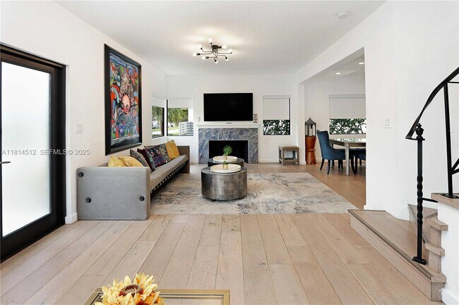 Building Photo - 1109 NE 89th St