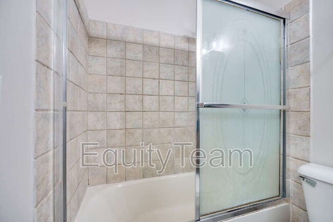 Building Photo - 9609 Helmsley Way