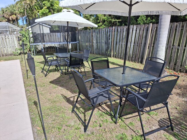 Building Photo - 385 Toledo St