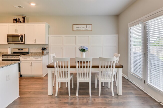 Building Photo - 7046-7046 Sideboard Xing