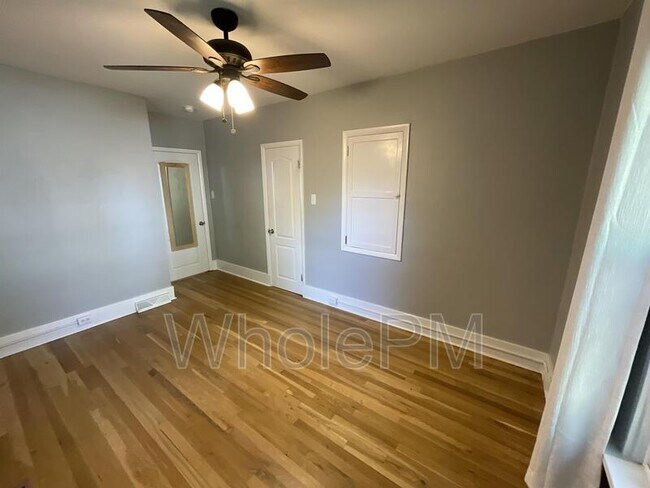 Building Photo - 4909 Beach Ct