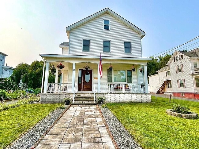 Building Photo - 30 White St