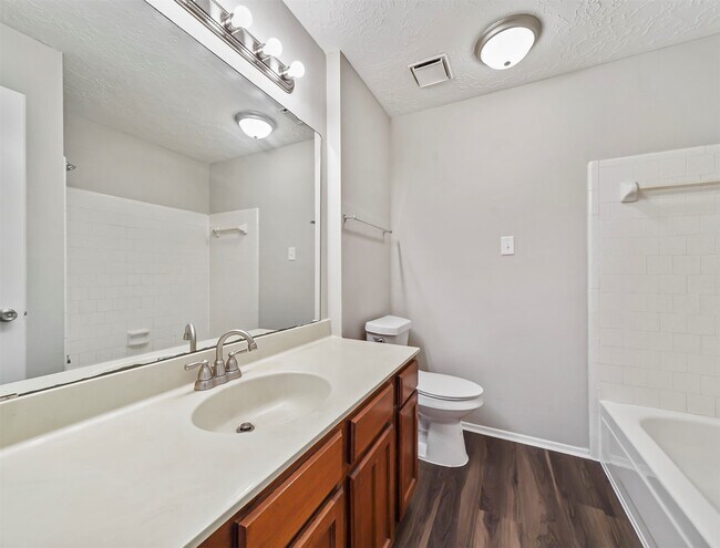 Building Photo - 21730 Castlemont Ln