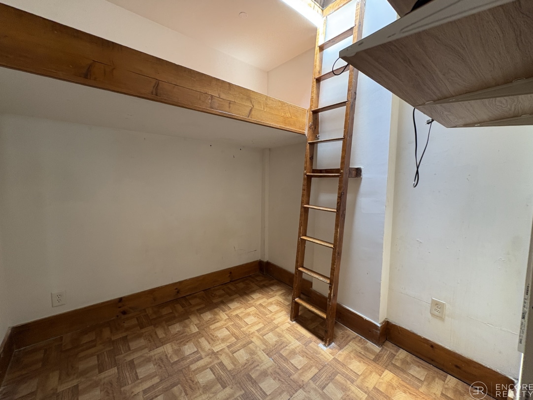 Building Photo - 16 Aberdeen St