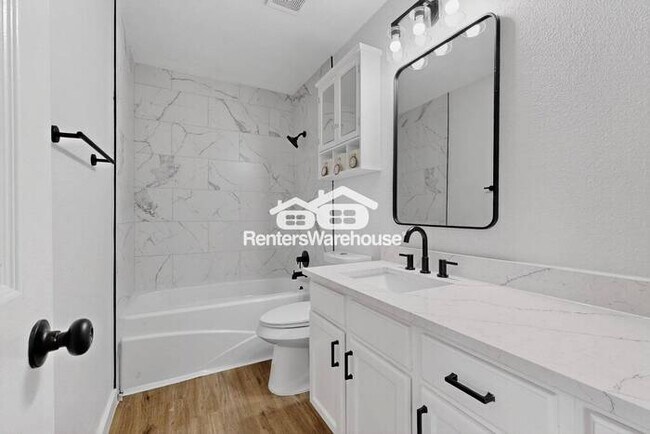 Building Photo - MOVE IN READY Denton Home