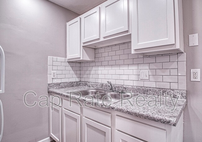 Building Photo - 2735 Joyce Ave