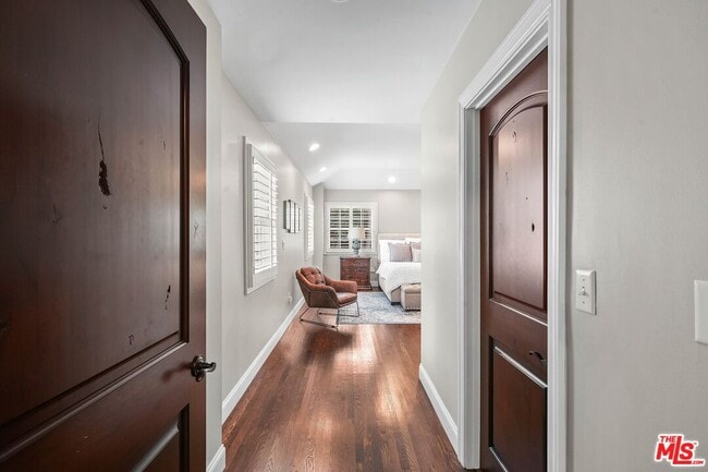 Building Photo - 15434 Sutton St