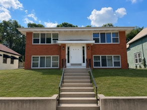 Building Photo - 606 NE 20th Ave