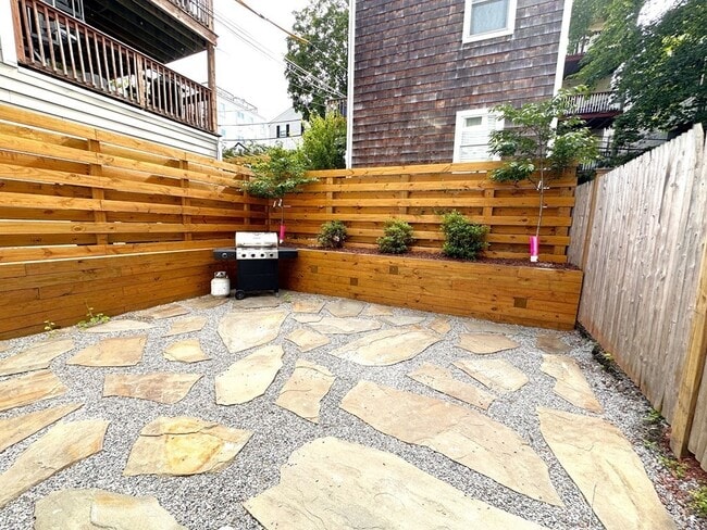 Primary Photo - 44 Mercer St