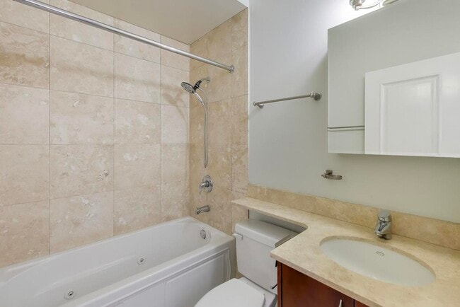 Building Photo - 4331 N Sacramento Ave