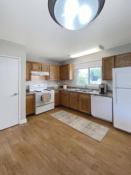 Building Photo - Coolidge Place Townhomes