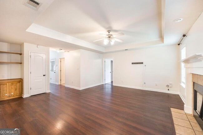 Building Photo - 215 Wingfield Way