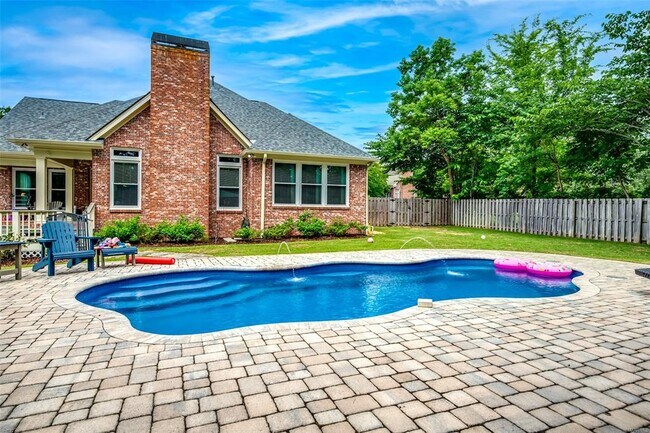 Building Photo - 8456 Marsh Pointe Dr