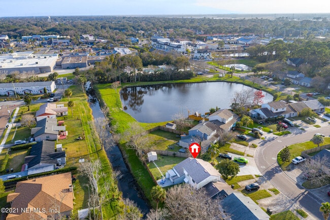 Building Photo - 744 Aquatic Dr