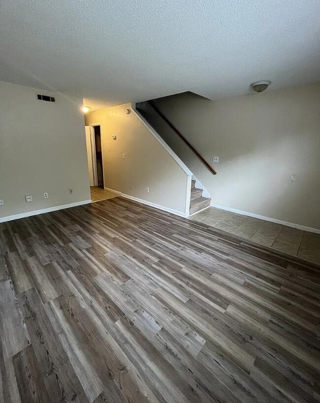 Building Photo - 111 Timber Ln