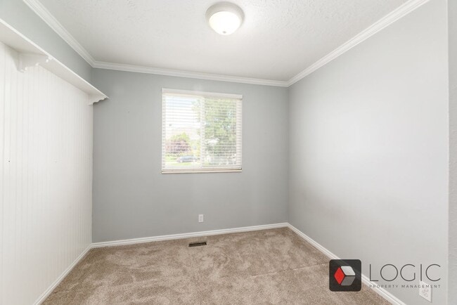 Building Photo - 835 W 2400 N St