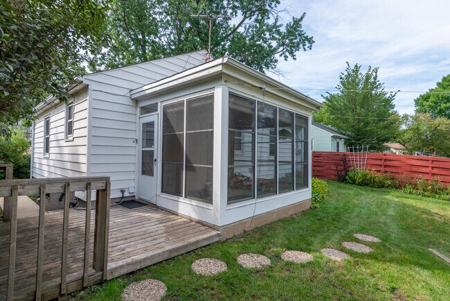 Building Photo - 6825 Xerxes Ave S