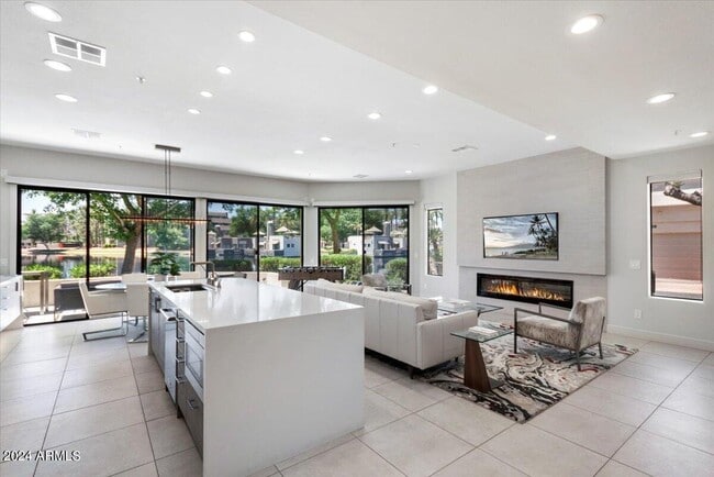 Building Photo - 8989 N Gainey Center Dr