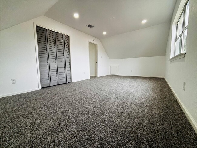Building Photo - 16246 Los Altos Dr