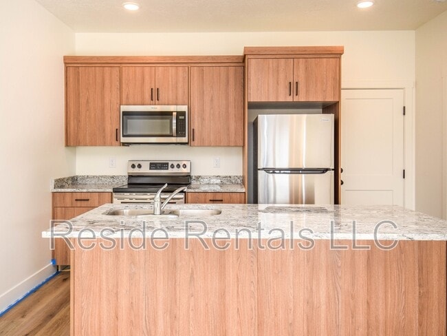 Building Photo - 27 N Gateway Dr